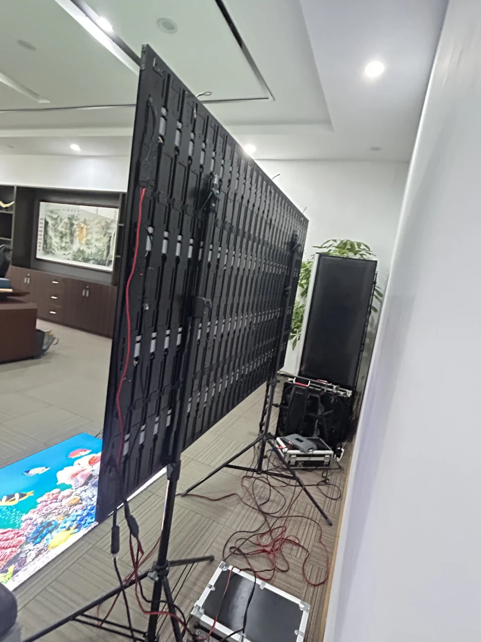 88 Inch Rolling TV P1.25 2x1 Meters 2SQM Portable LED Display Screen Kit - Image 3