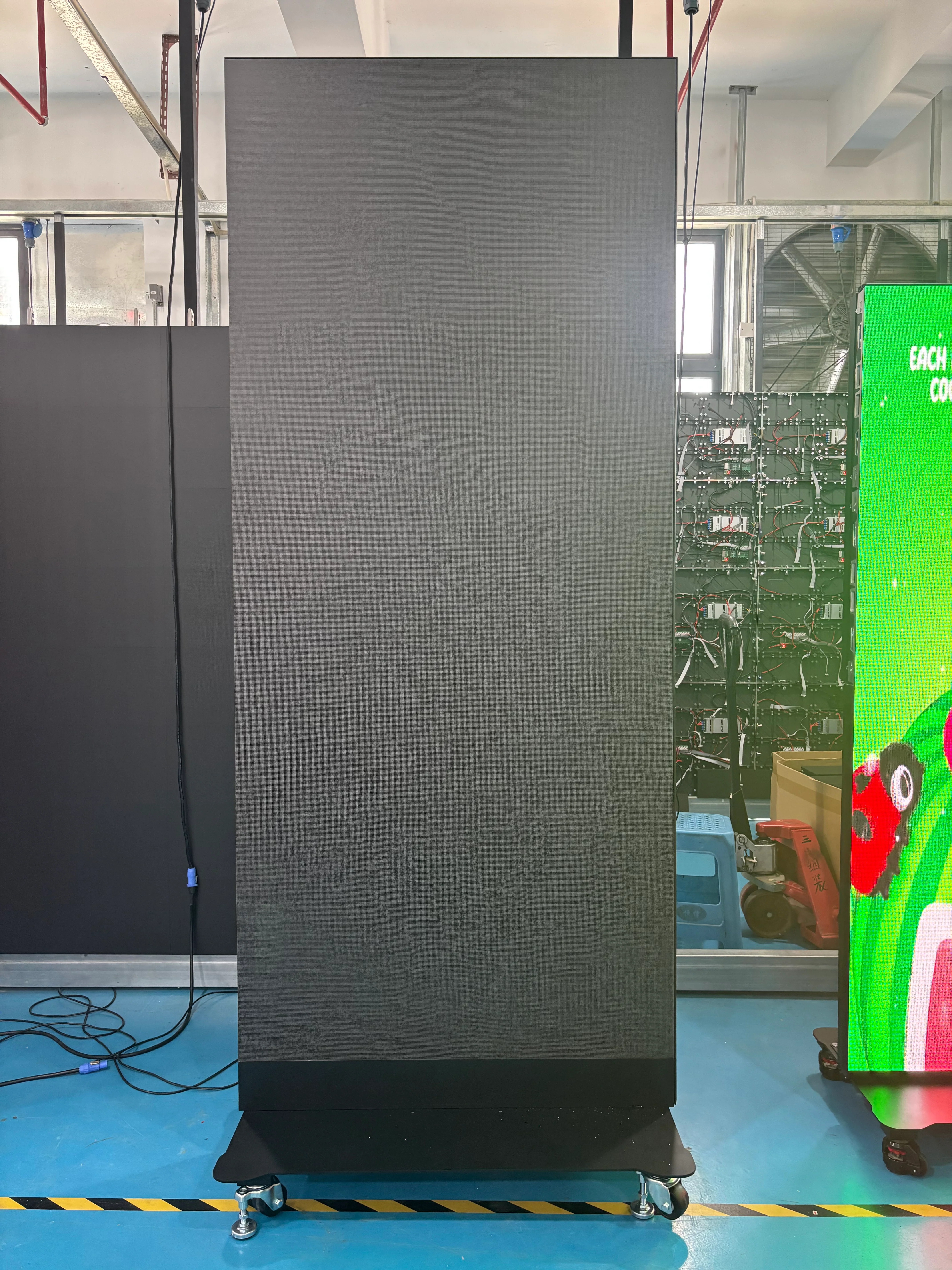 EP-F Series Foldable Extra-Large LED Poster Display | GOB Surface + Magnetic Frame | 1000×2250mm | P2.6 / P1.95 / P1.56 / P1.25 | 1 / 3 / 6 -Pack Available - Image 3