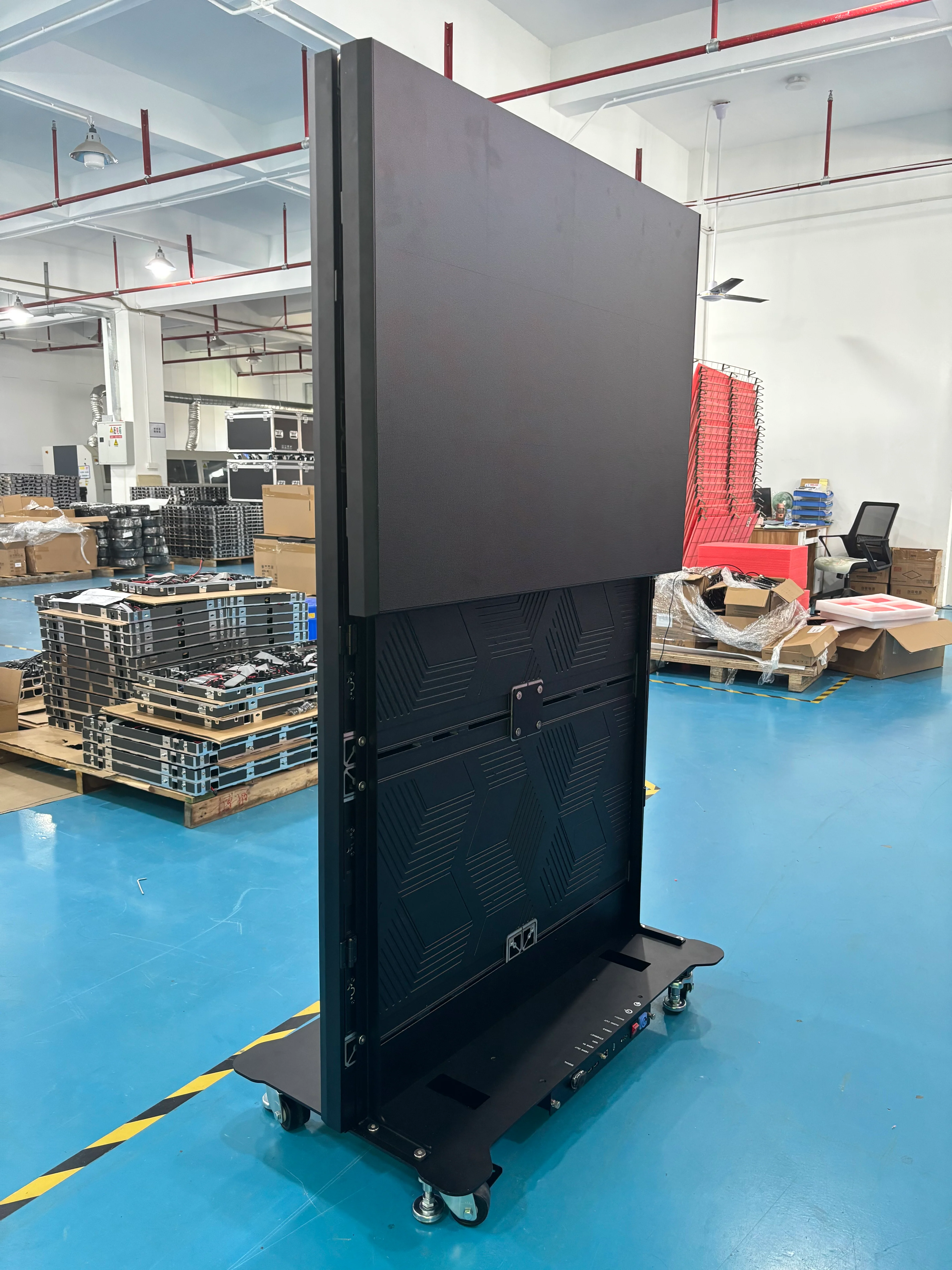 EP-F Series Foldable Extra-Large LED Poster Display | GOB Surface + Magnetic Frame | 1000×2250mm | P2.6 / P1.95 / P1.56 / P1.25 | 1 / 3 / 6 -Pack Available - Image 4