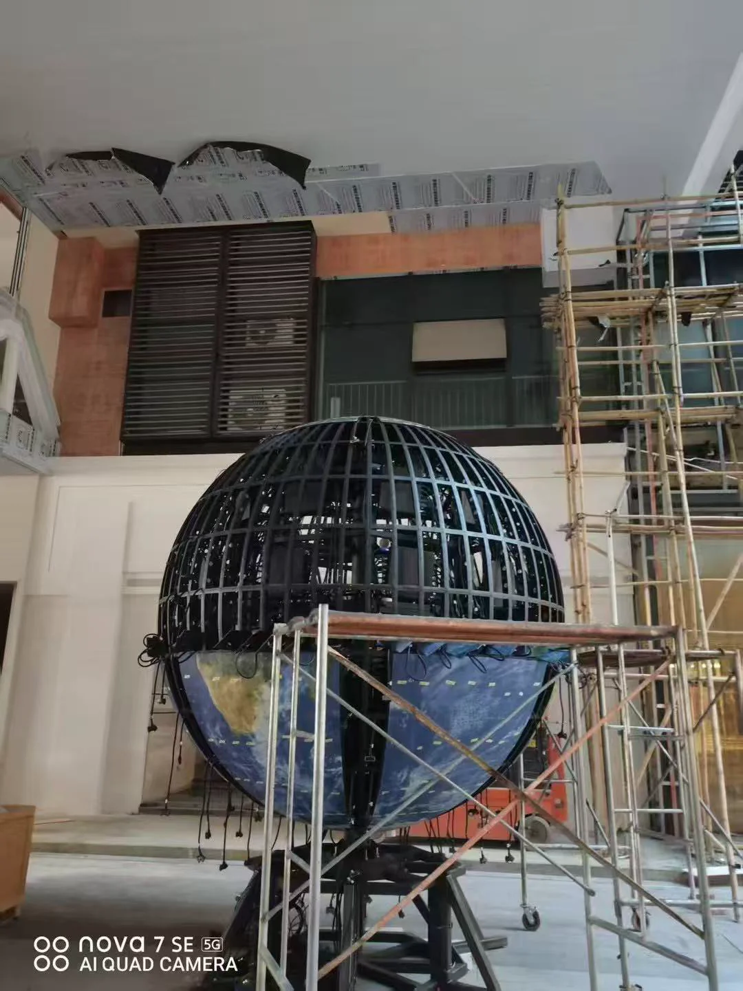 Giant Outdoor LED Sphere Display – Dia. 400 / 500 / 800 / 1200cm (13.1–39.4ft) | P5 | Custom 360° LED Ball Screen for Stadiums, Landmarks & Mega Projects - Image 6