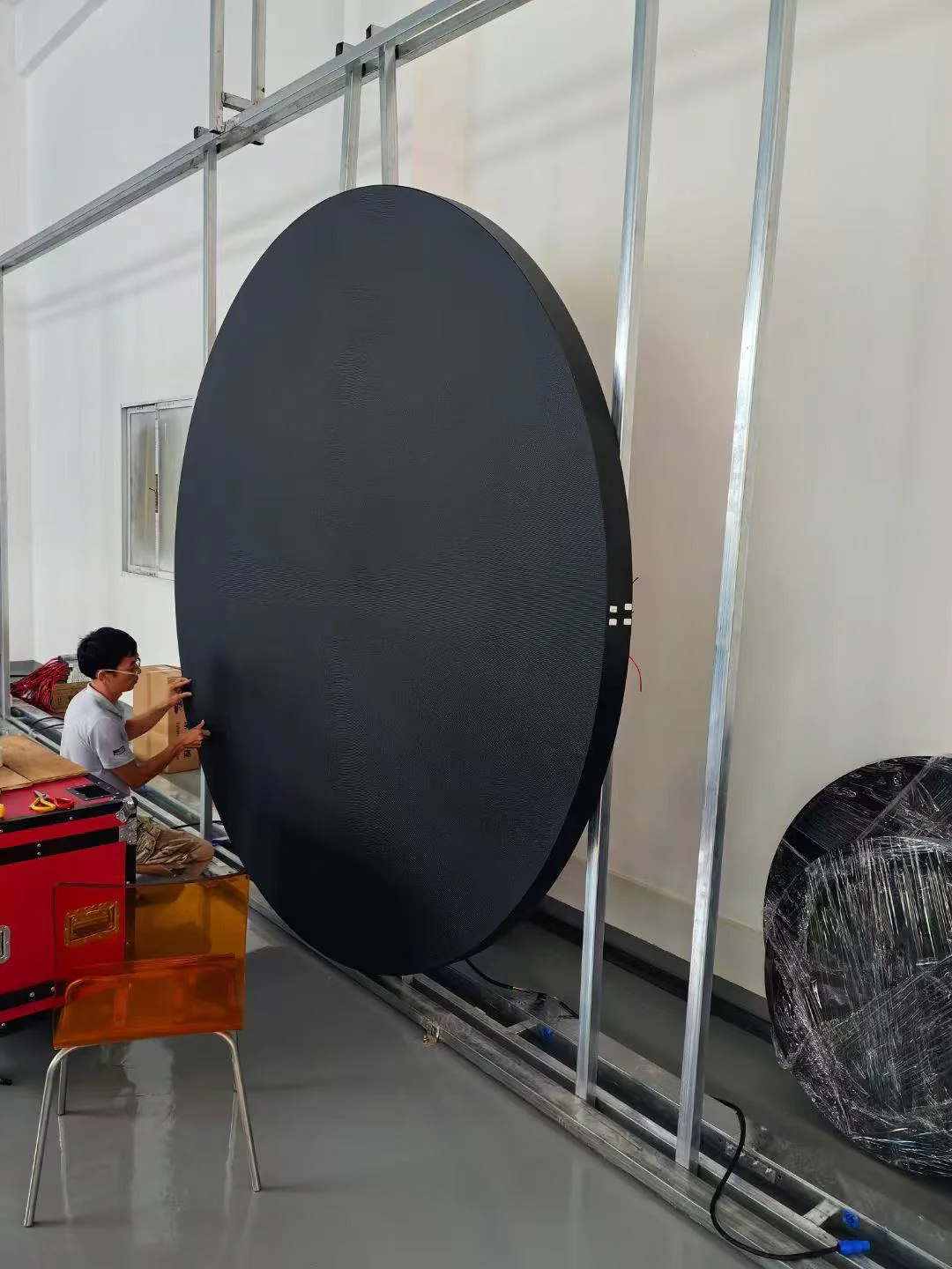 P2.5 Indoor Round LED Display Single Face Circle Logo LED Sign - Image 3