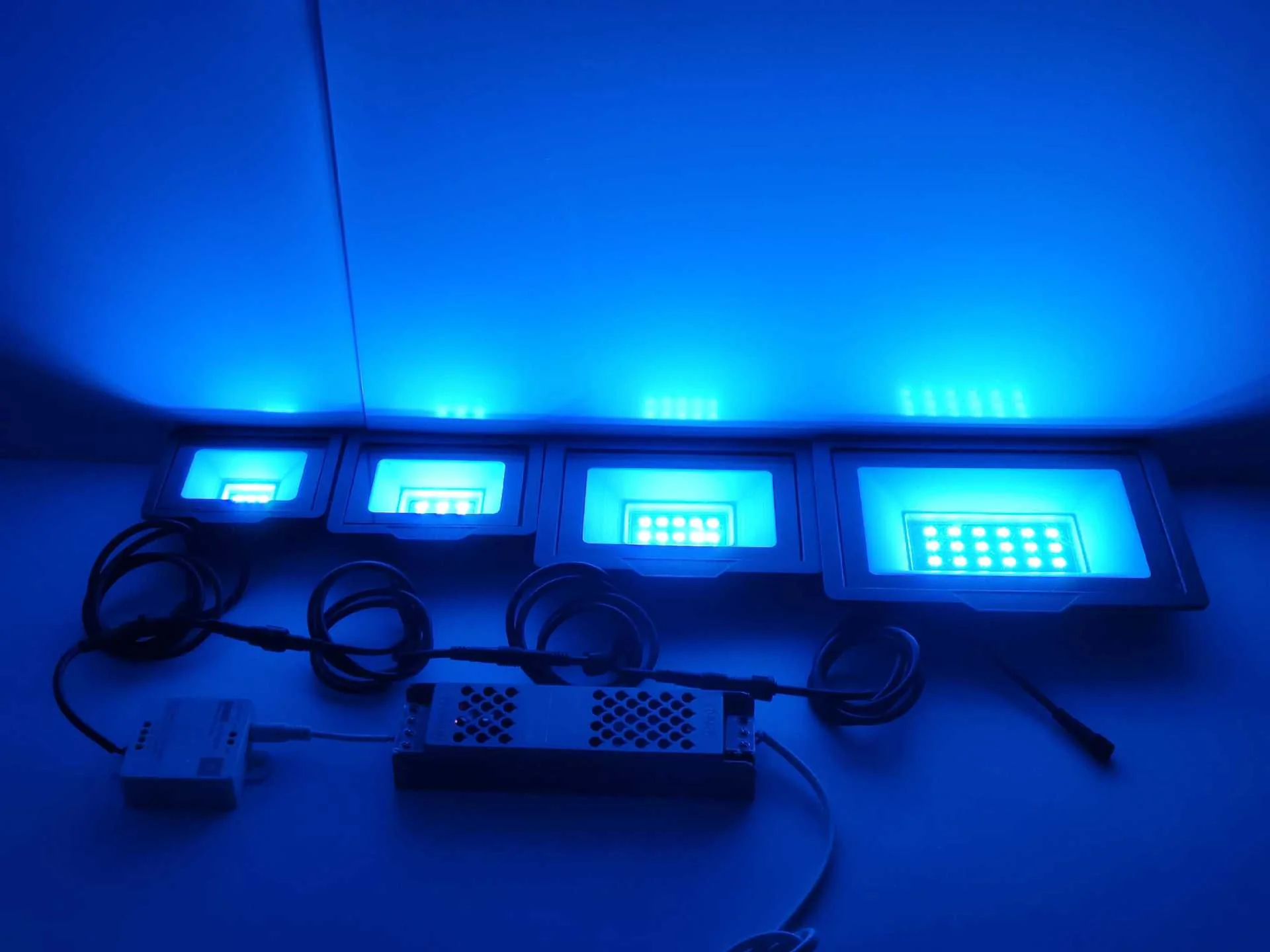FL-IC Series SPI WS2811 RGBIC Addressable LED Flood Light – 10W - 50W | 24V DC | IP66 Waterproof Outdoor Landscape Light with Aluminum Housing & Tempered Glass | For Stage, Wall Wash & Architectural Lighting | Hardwired Connection (No Plug) | 2 / 10-Pack - Image 14