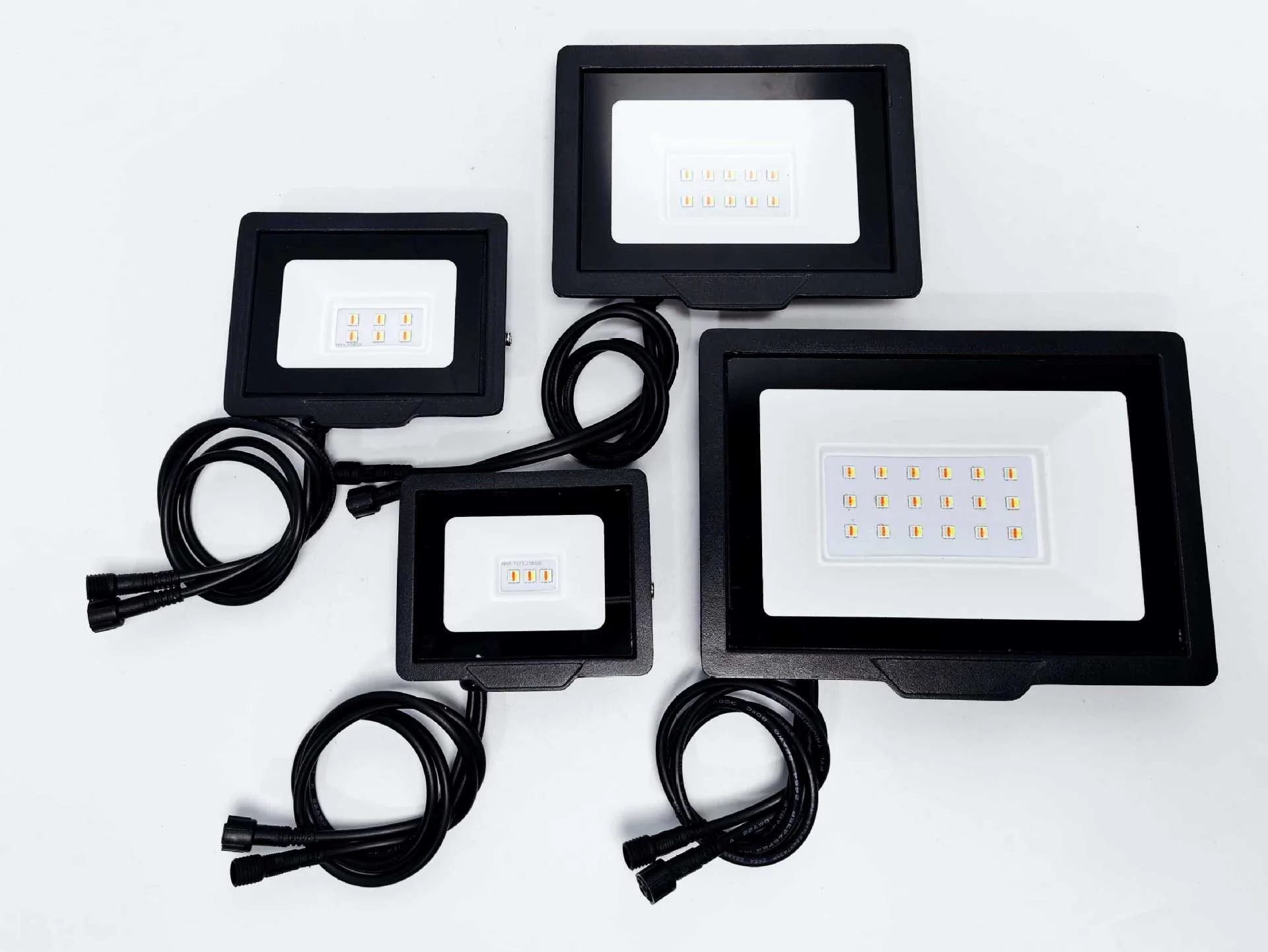 FL-IC Series SPI WS2811 RGBIC Addressable LED Flood Light – 10W - 50W | 24V DC | IP66 Waterproof Outdoor Landscape Light with Aluminum Housing & Tempered Glass | For Stage, Wall Wash & Architectural Lighting | Hardwired Connection (No Plug) | 2 / 10-Pack - Image 4